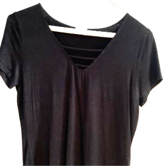 🟪GARAGE black v neck t- shirt with black straps across the chest - Picture 1 of 2